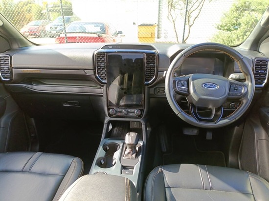 Dashboard and console of the inspected vehicle